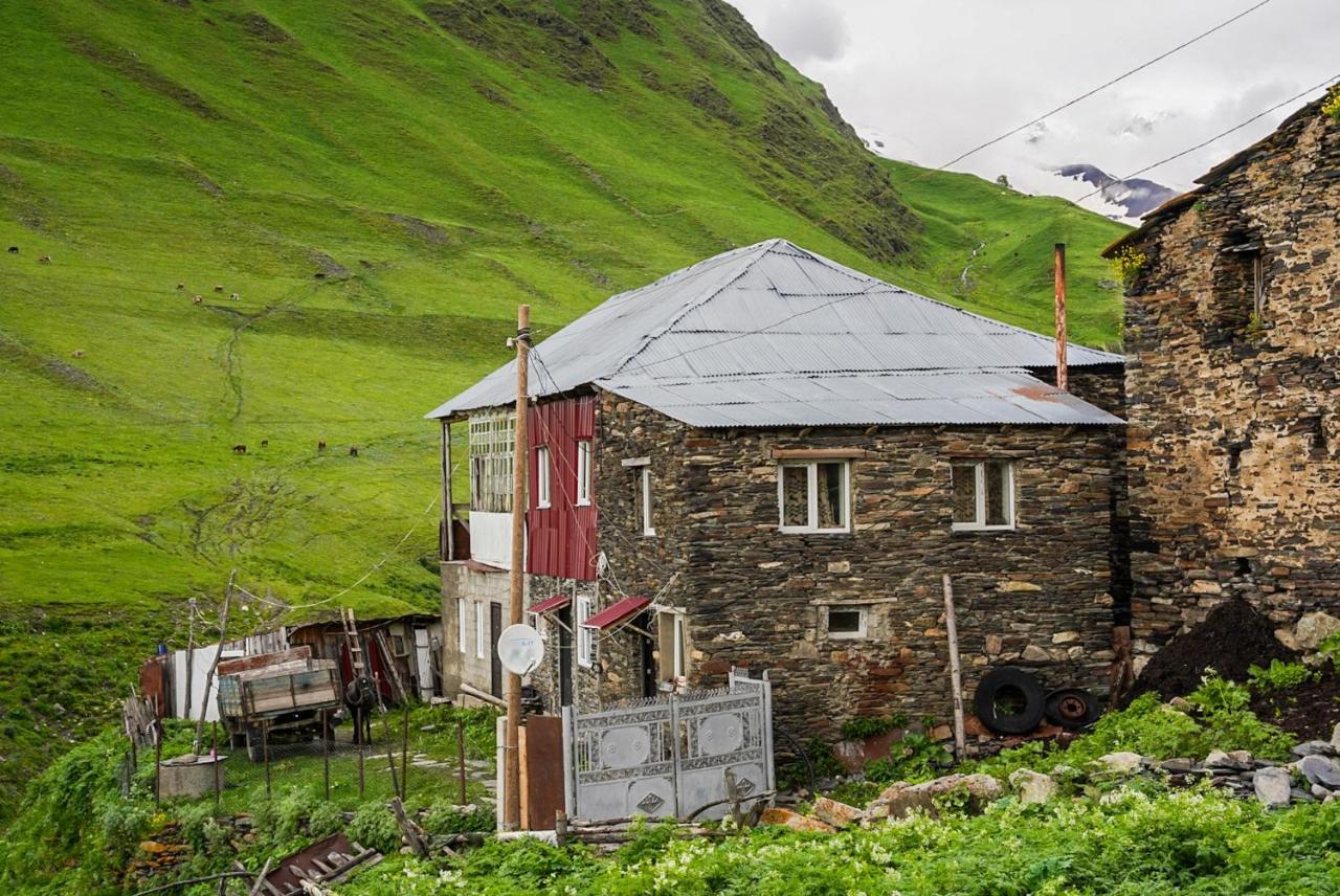 Bori's Guesthouse Ushguli Eksteriør billede